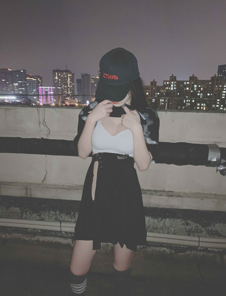 天台美女，天台露出[12P]