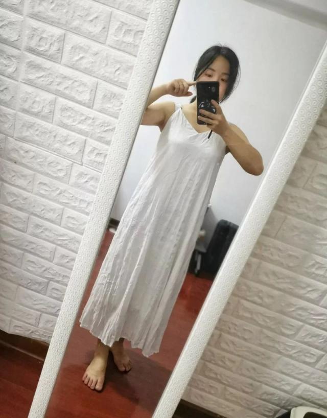 反差骚妻_阴毛比热带雨林都茂密[11P]