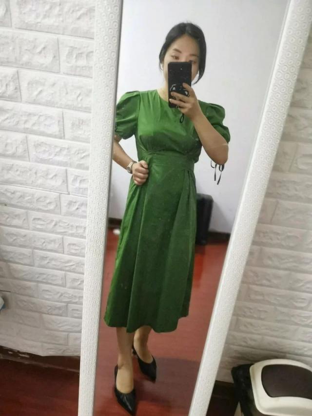 多毛大奶妻!反差母狗少妇[13P]